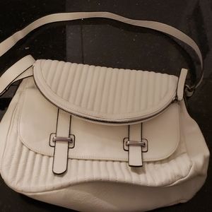 Charles Jourdan Off white Crossby bag mint.